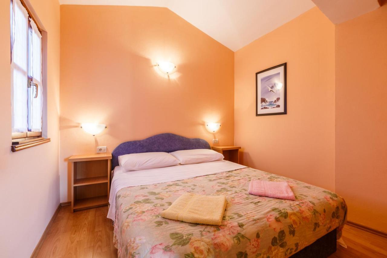 Apartamento Alda-App Funtana Exterior foto