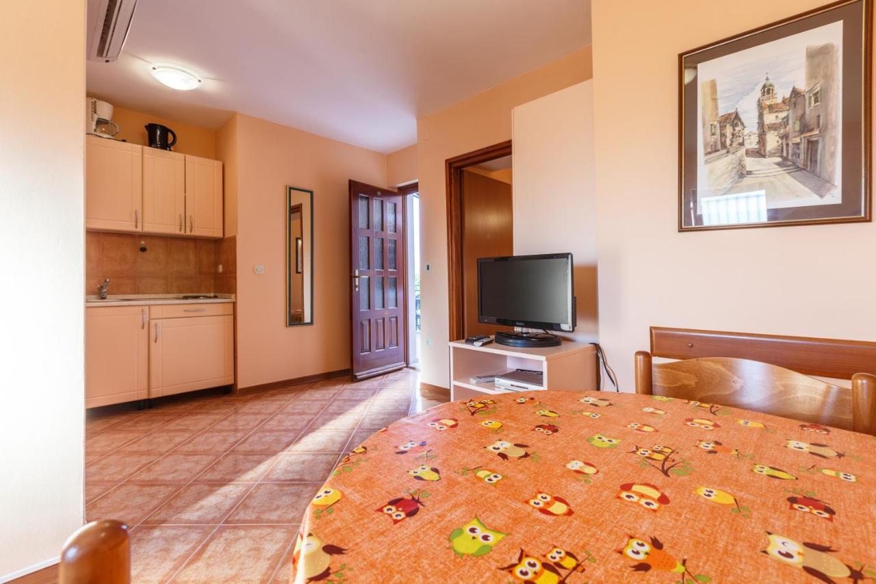 Apartamento Alda-App Funtana Exterior foto