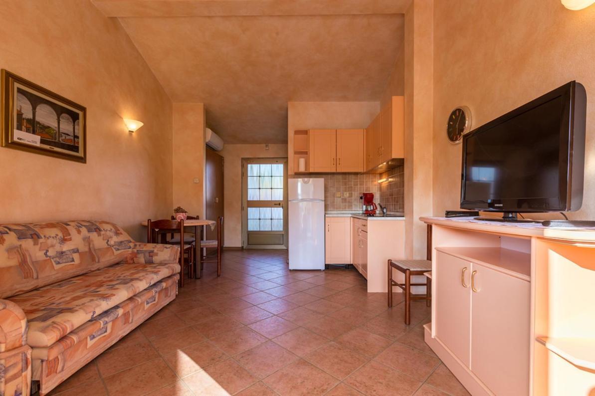 Apartamento Alda-App Funtana Exterior foto