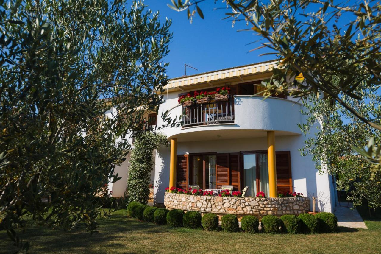 Apartamento Alda-App Funtana Exterior foto