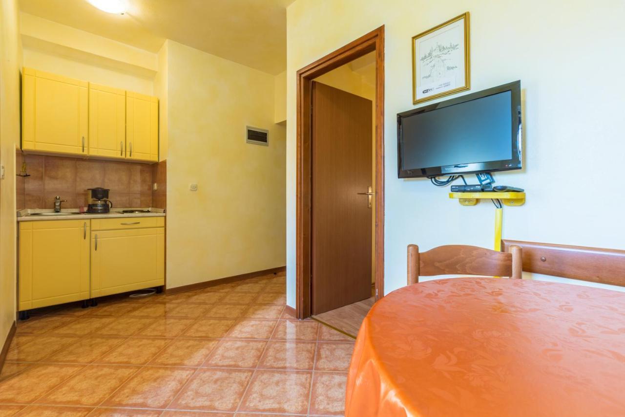 Apartamento Alda-App Funtana Exterior foto