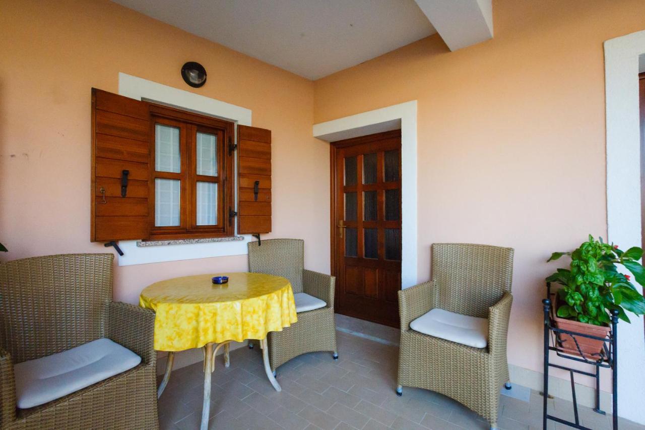 Apartamento Alda-App Funtana Exterior foto