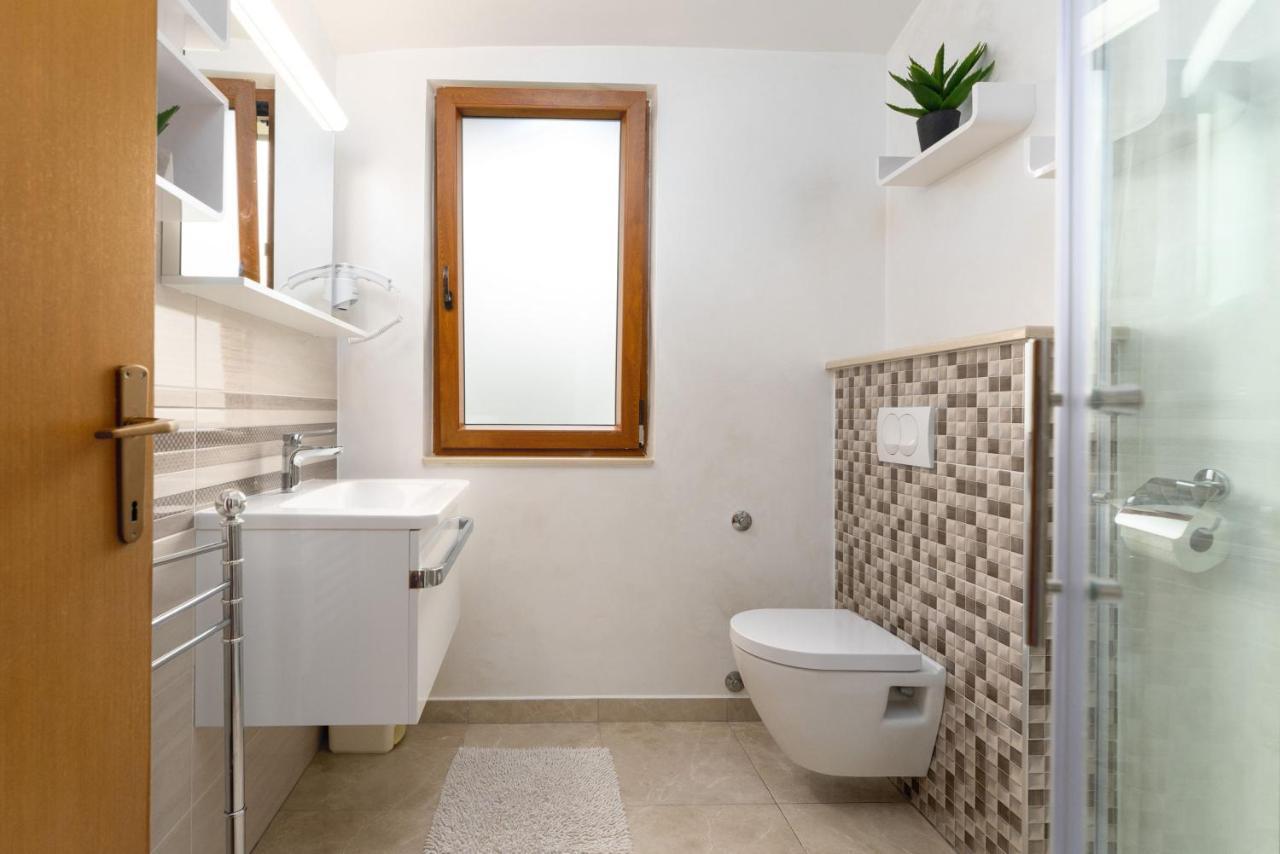 Apartamento Alda-App Funtana Exterior foto