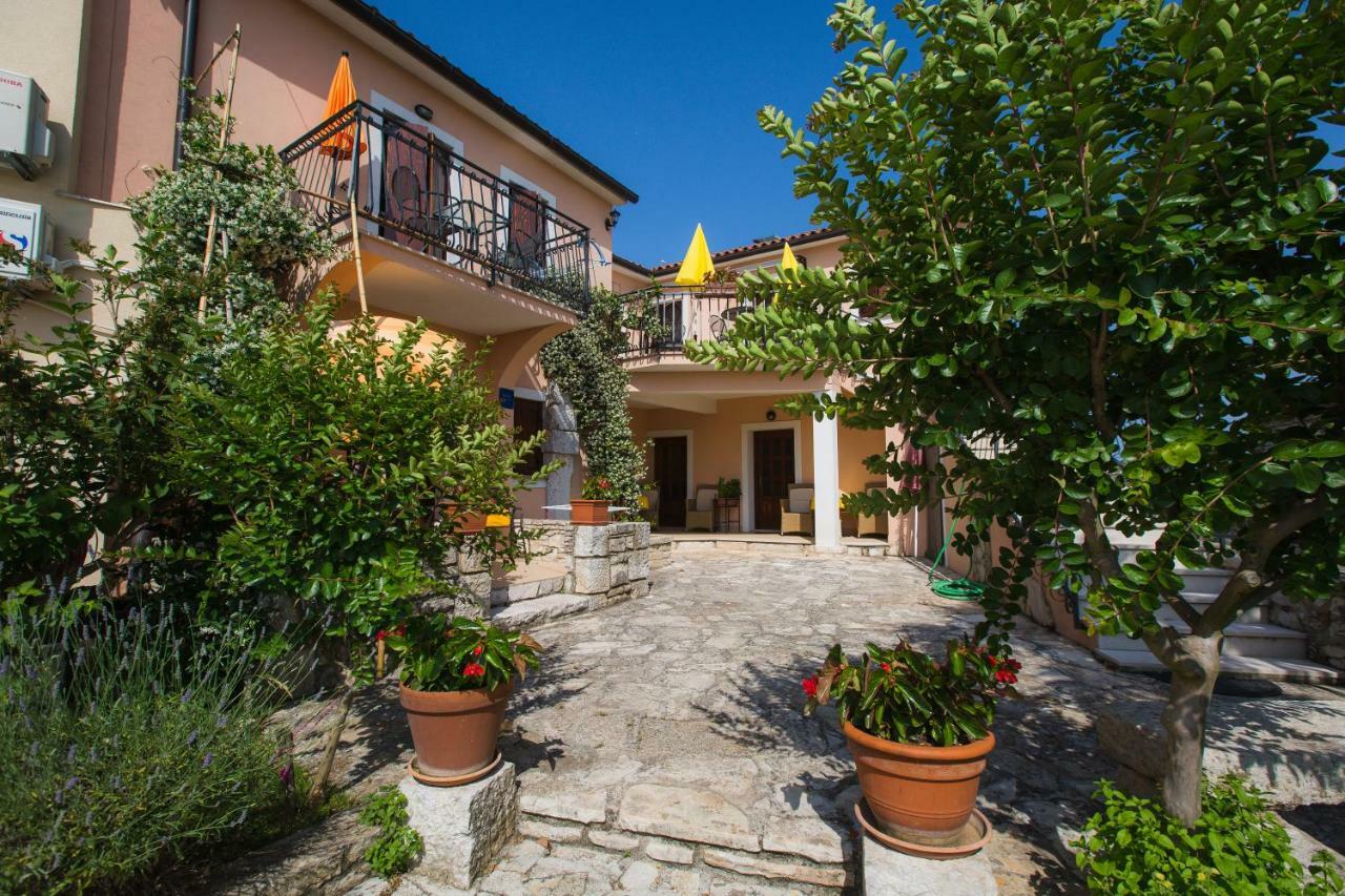Apartamento Alda-App Funtana Exterior foto